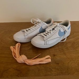 Nike, Woman’s size 6, Blazer Low LE